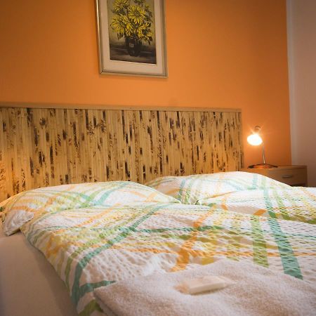 Herbenka Hotel Hustopeče Zewnętrze zdjęcie