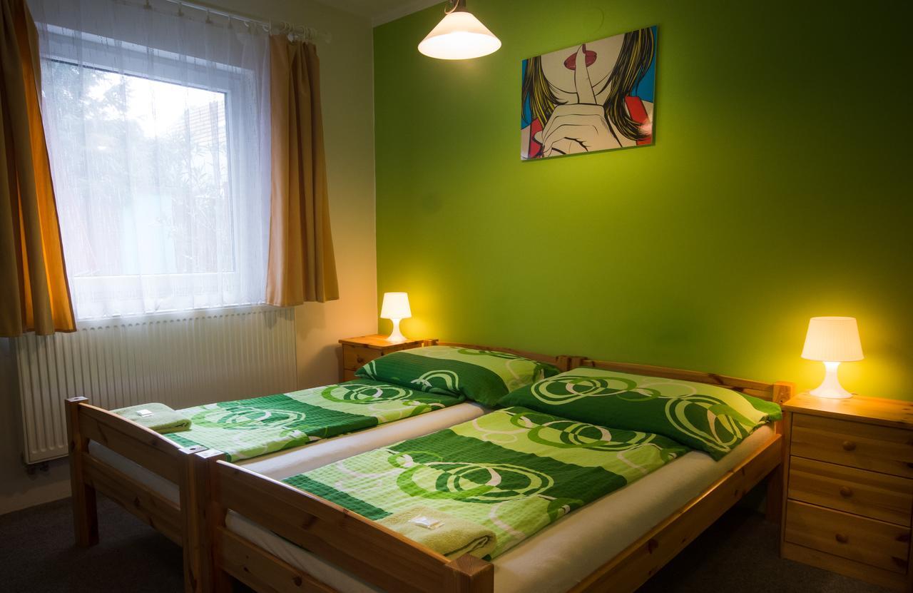 Herbenka Hotel Hustopeče Zewnętrze zdjęcie