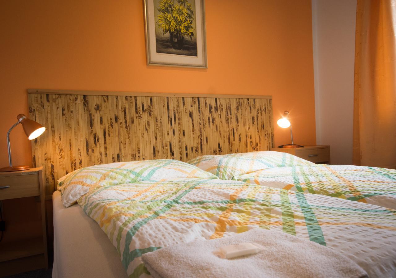 Herbenka Hotel Hustopeče Zewnętrze zdjęcie