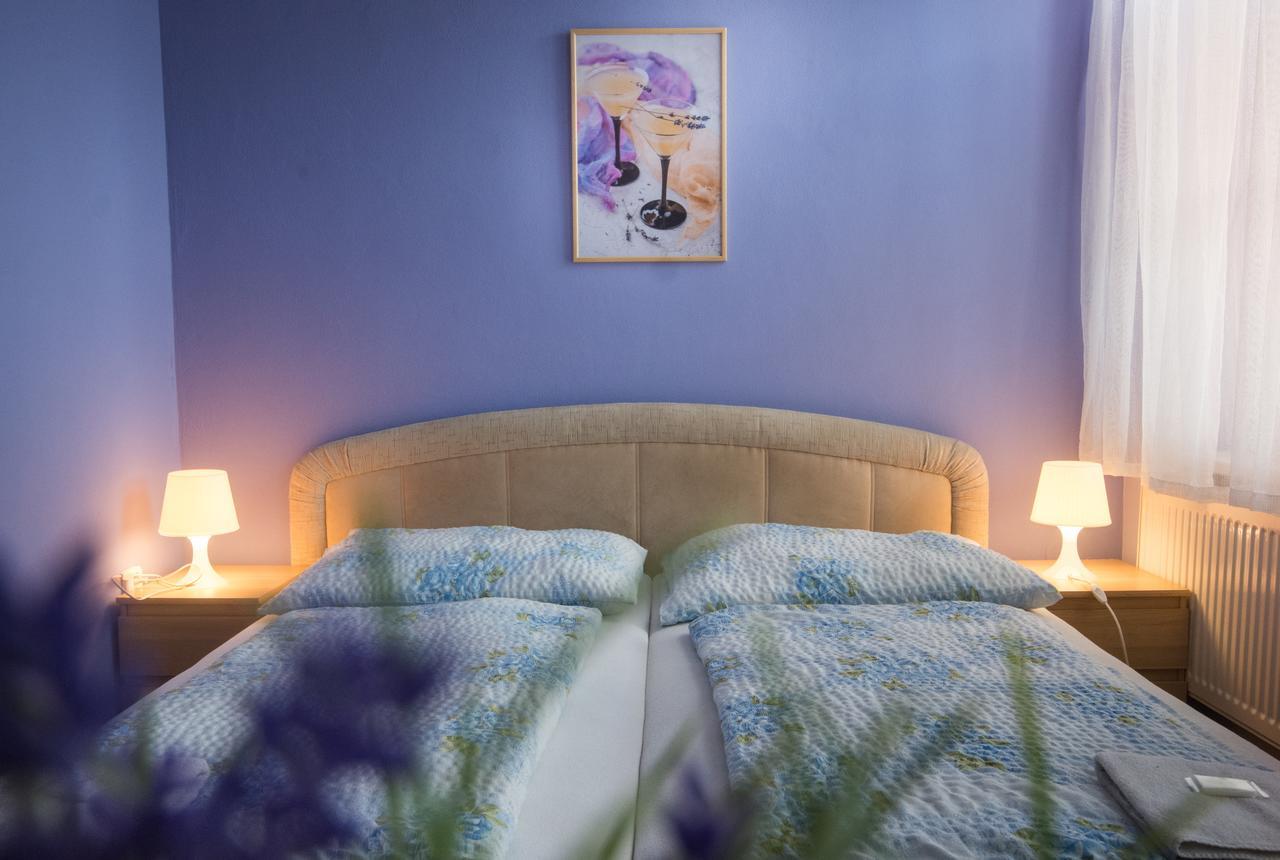 Herbenka Hotel Hustopeče Zewnętrze zdjęcie