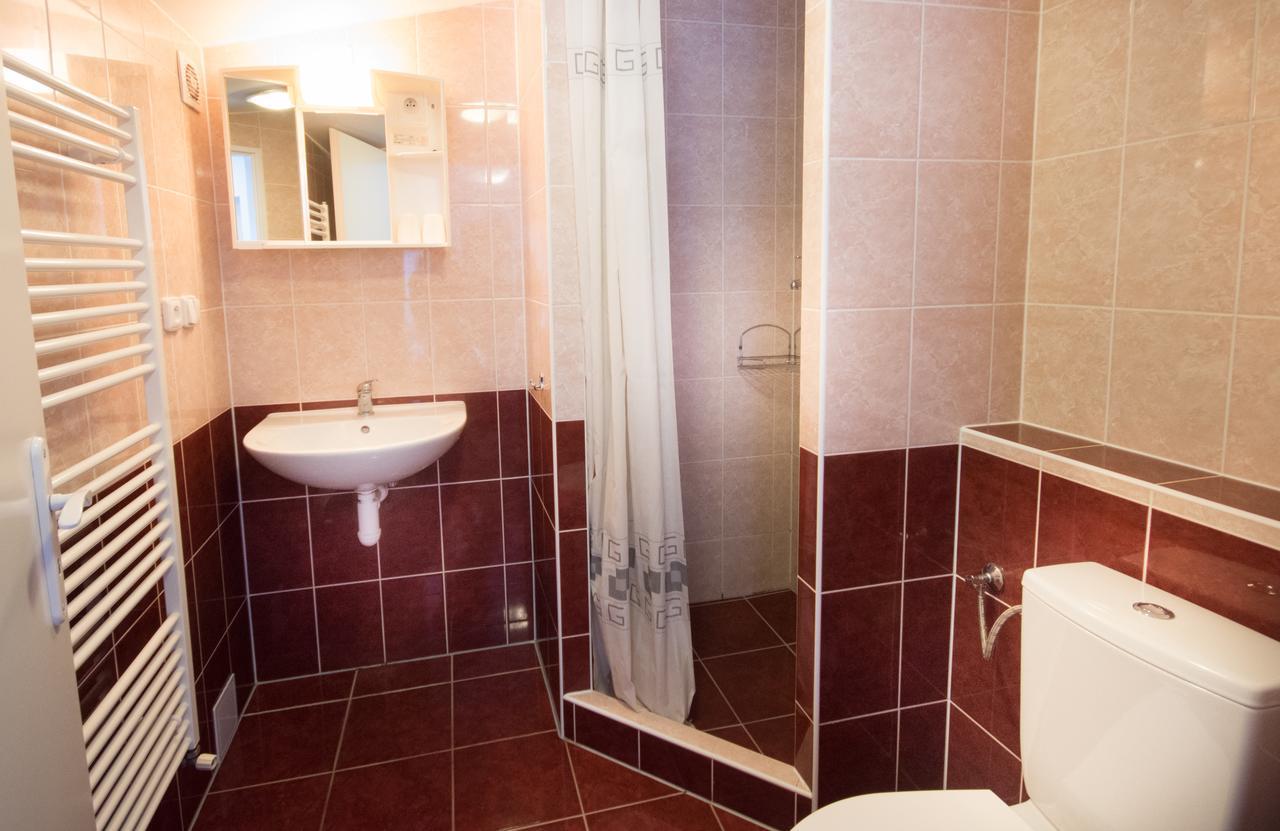 Herbenka Hotel Hustopeče Zewnętrze zdjęcie